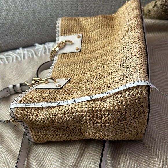 Summer Straw Michael Kors Handbag with White Leather Straps - Picture 14 of 17